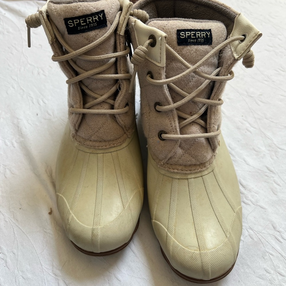 Sperry Wool-Lined Boots in Cream and Gray